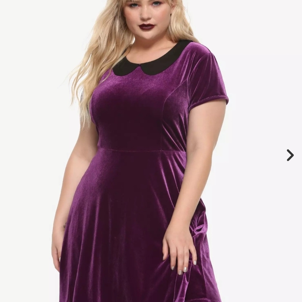 Purple Velvet Dress with Peter Pan Collar - Picture 3 of 4